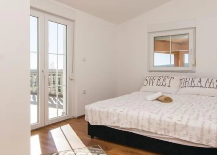 Laura Mit Pool By Interhome