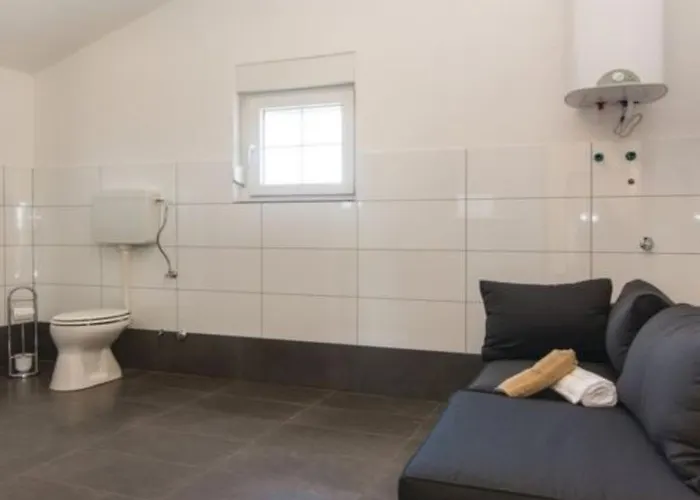 Laura Mit Pool By Interhome *