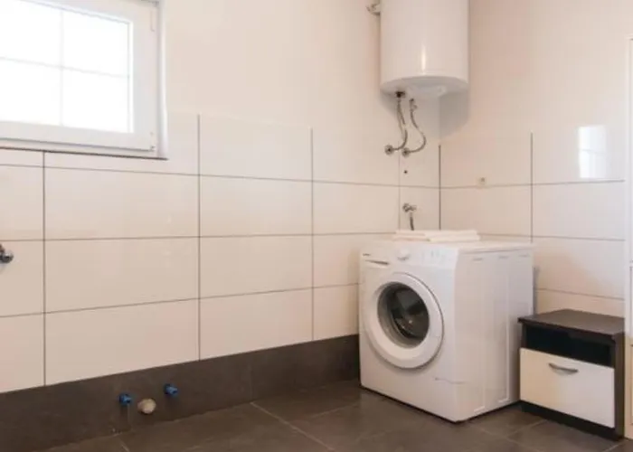 Laura Mit Pool By Interhome *